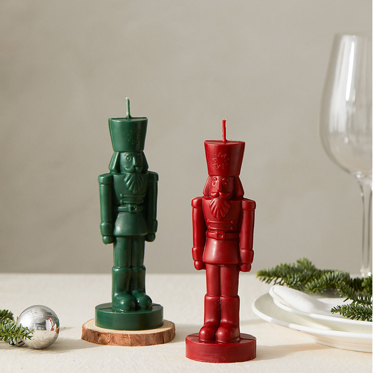 Large Nutcracker Soldier Plast - đánh giá và giá Soap Making In Home
