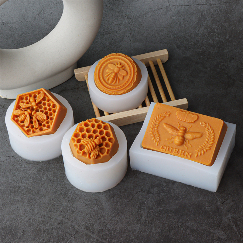 3D Flying Bee Honeycomb Candle - đánh giá và giá Soap Making Store